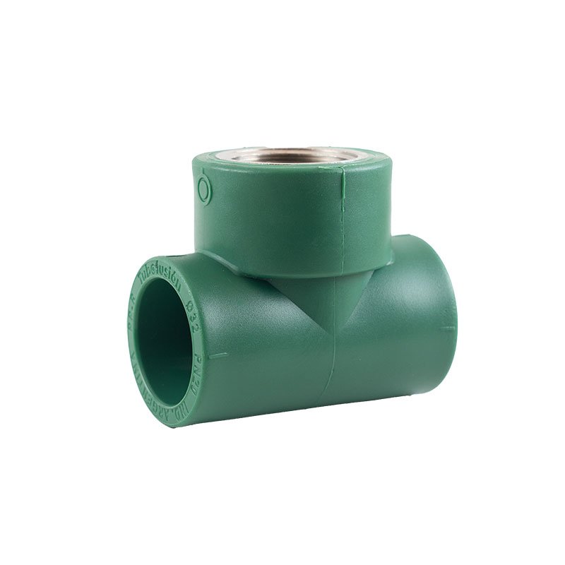 Tee con inserto hembra Ø32 × ¾" · Termofusión Agua